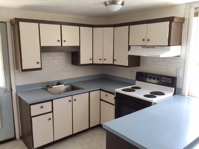 1106 N B St - Photo 6 of 24