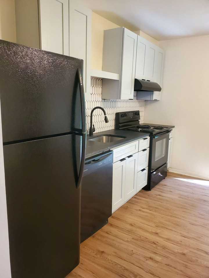 2768 Gatewood Circle - Photo 2 of 17