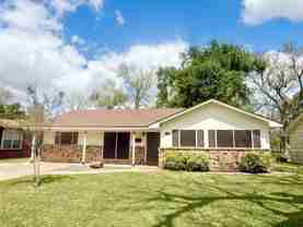 523 Wisteria St - Photo 1 of 1