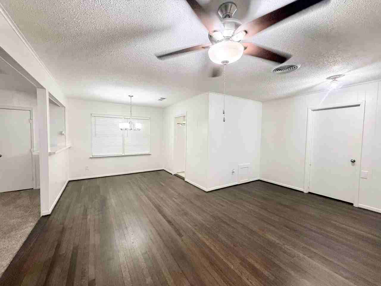 523 Wisteria St - Photo 3 of 27