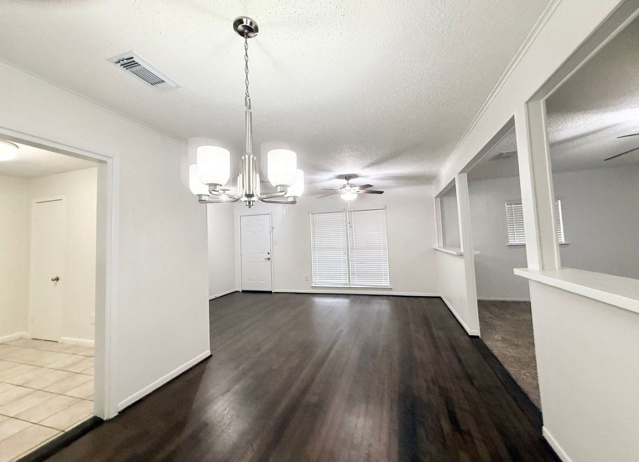 523 Wisteria St - Photo 4 of 27