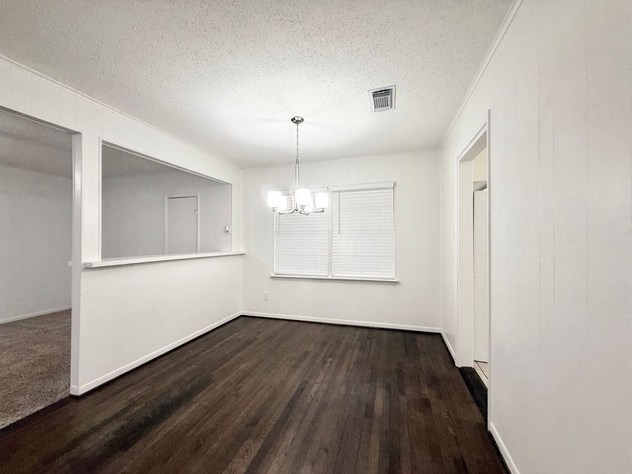 523 Wisteria St - Photo 5 of 27