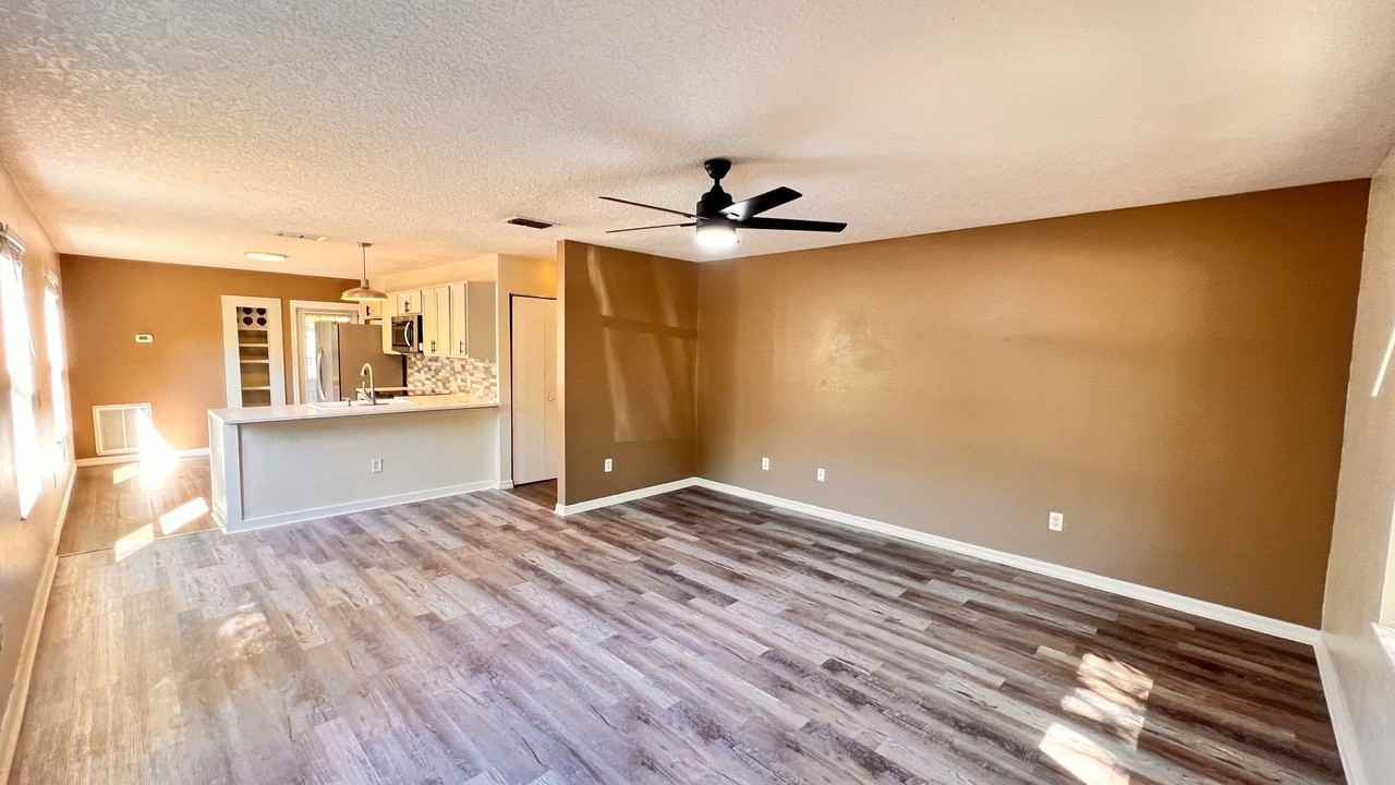 436 Jennifer Ln - Photo 6 of 31