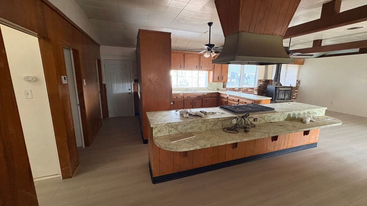 1000 E Hosking Ave - Photo 3 of 8