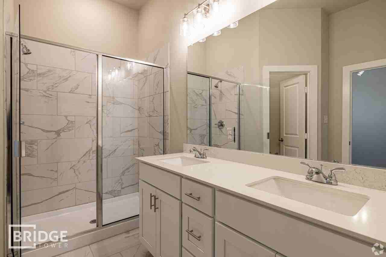 921 Isabel Dr - Photo 3 of 7