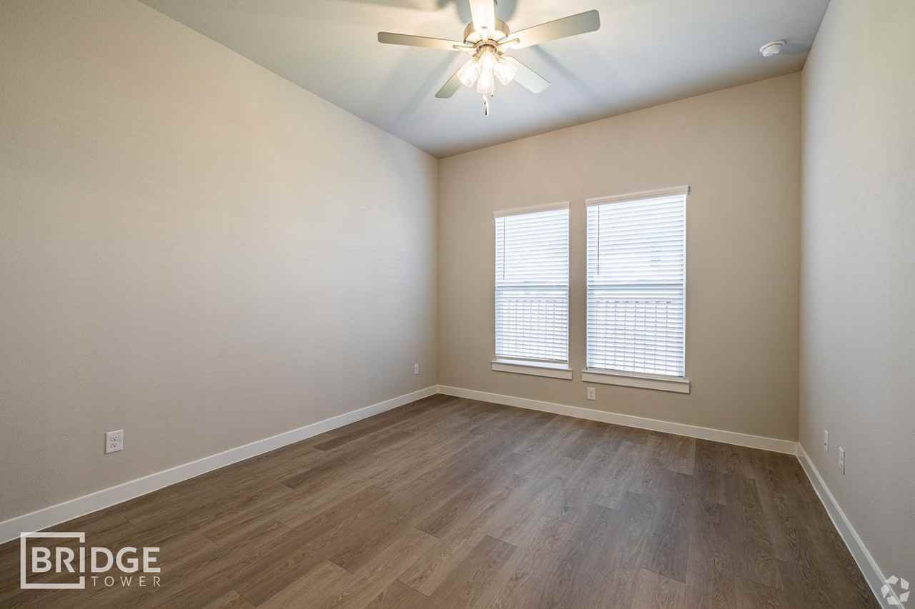 921 Isabel Dr - Photo 6 of 7