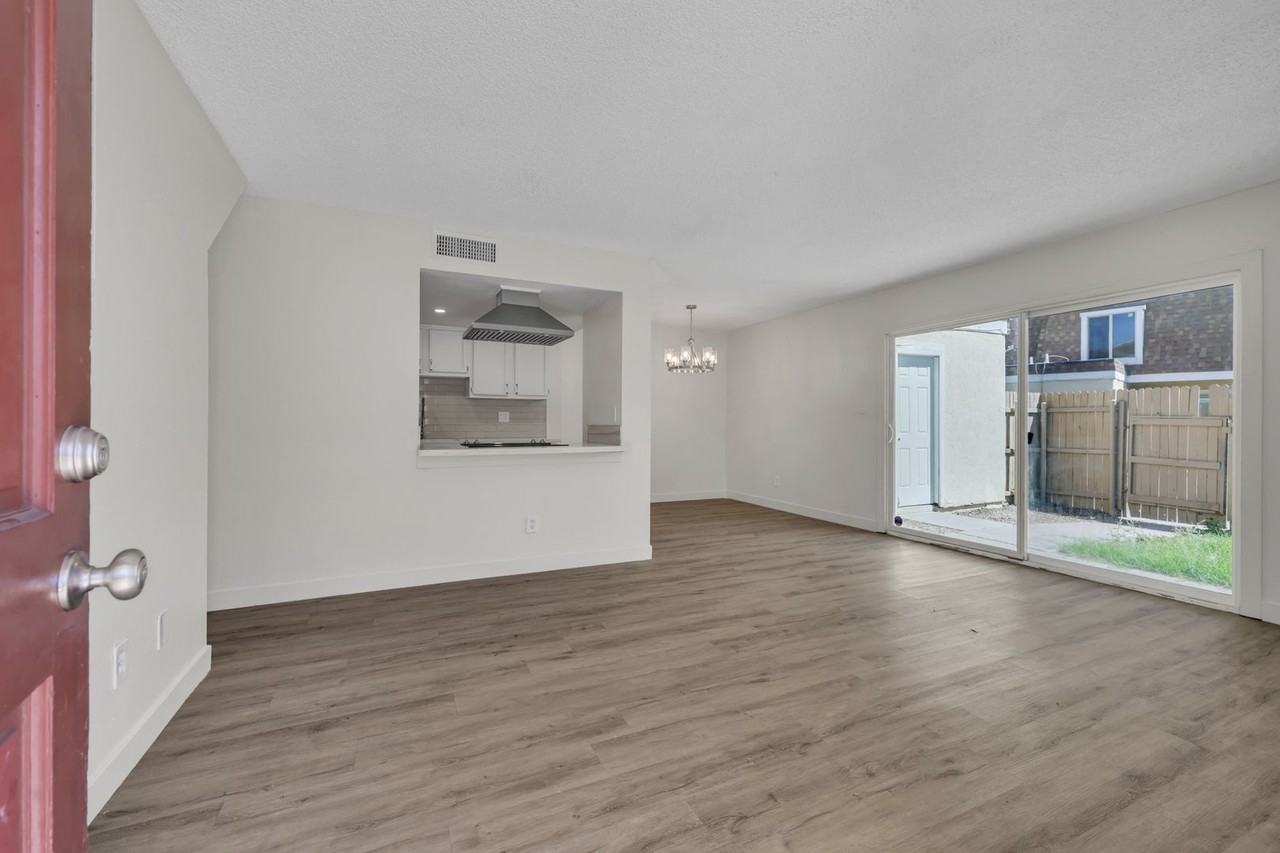 8223 N 34th Dr - Photo 2 of 20