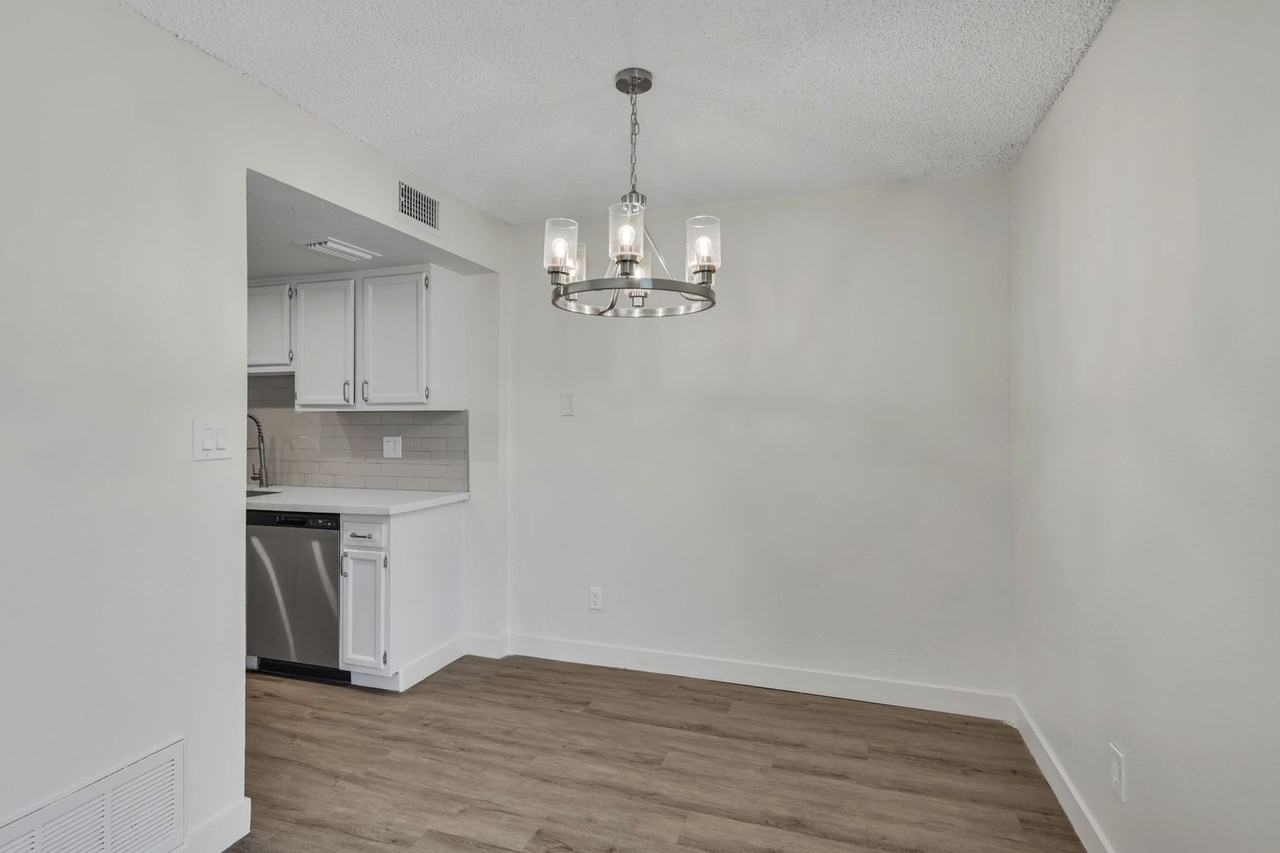 8223 N 34th Dr - Photo 4 of 20