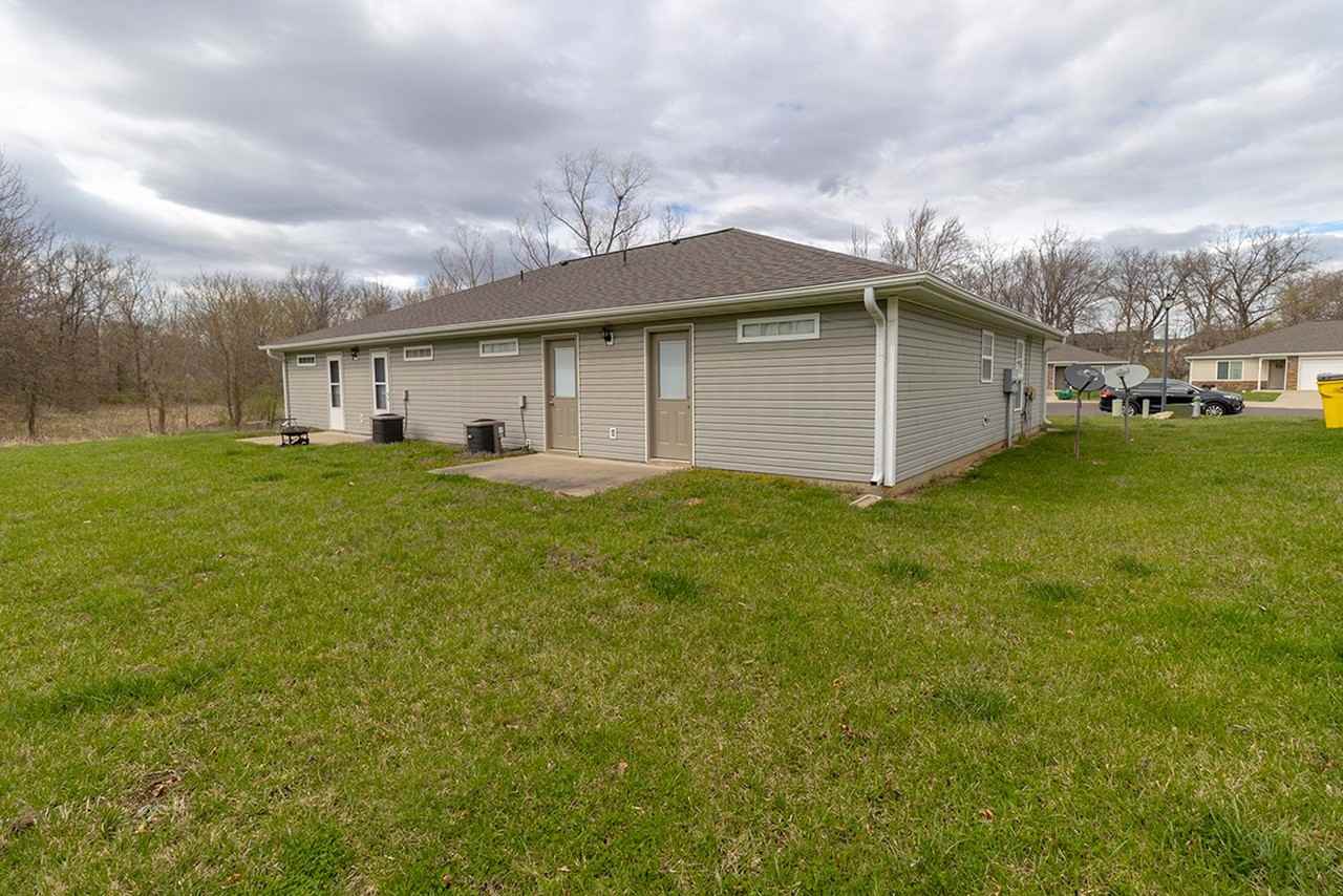 7360 Noah Ct - Photo 3 of 4