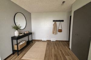 featured image of 3749 W 9th St