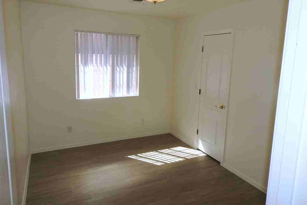 1925 Motor Ave - Photo 6 of 7