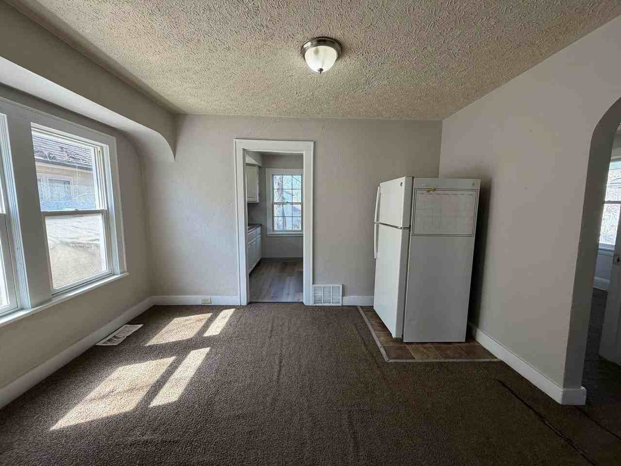 676 Grifton Ave - Photo 3 of 10