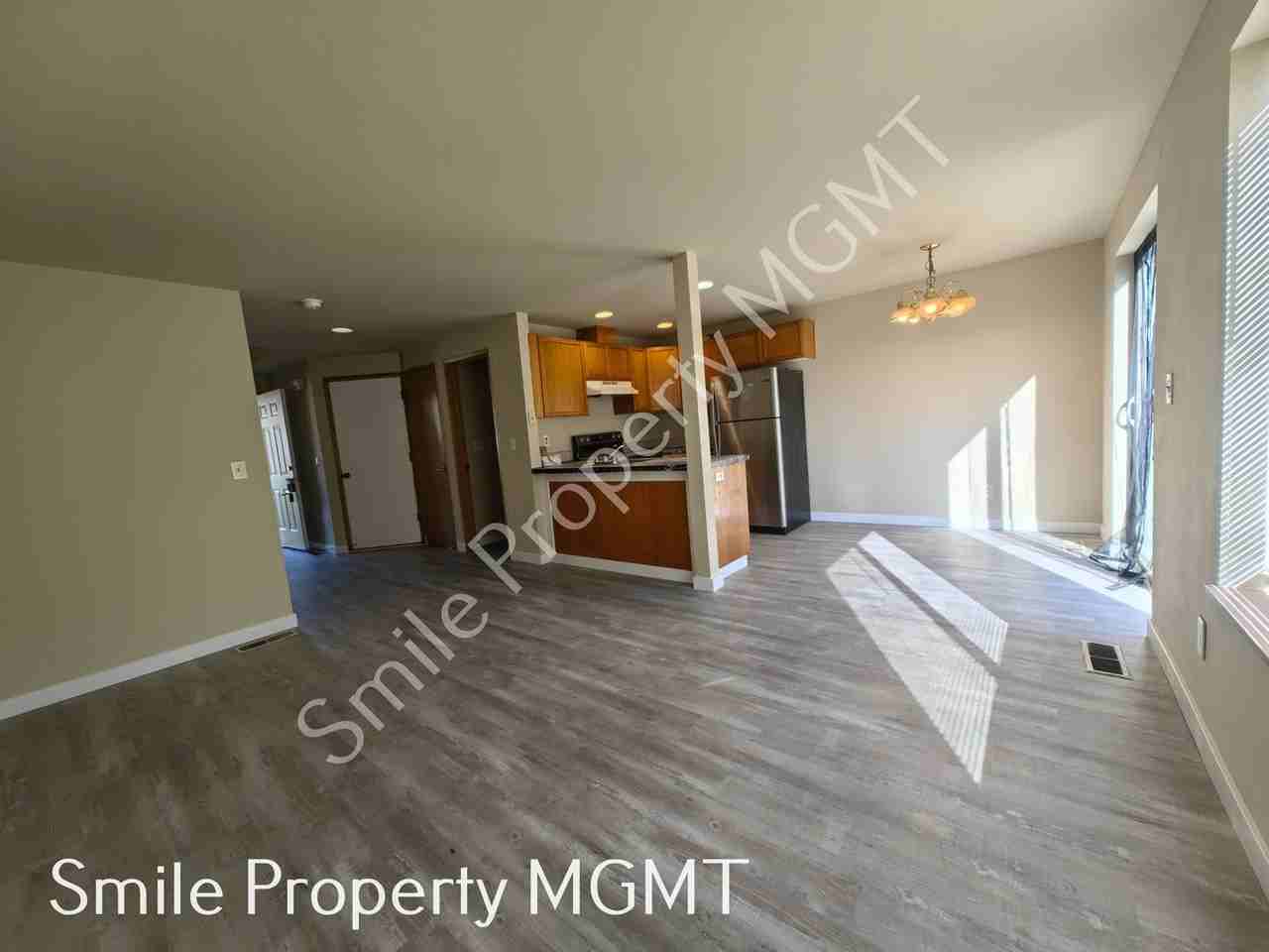 12616 Se Taggart St - Photo 5 of 20