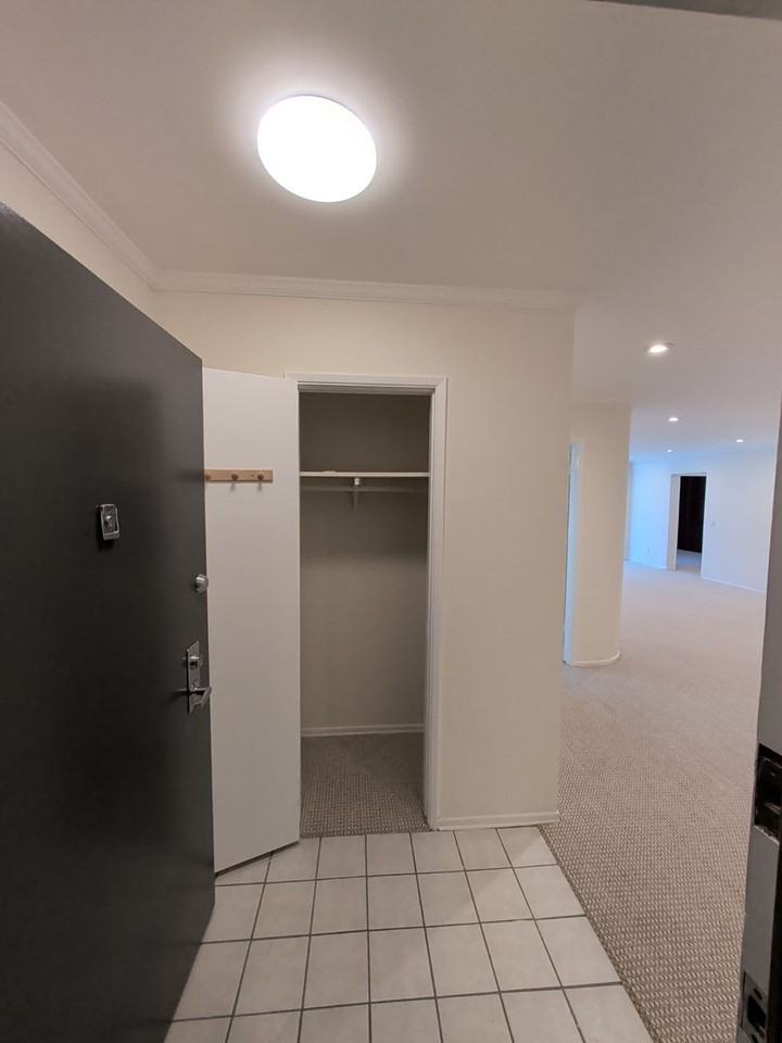 415 Montana Ave - Photo 3 of 34