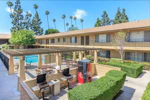 featured image of 1220 S Palm Way