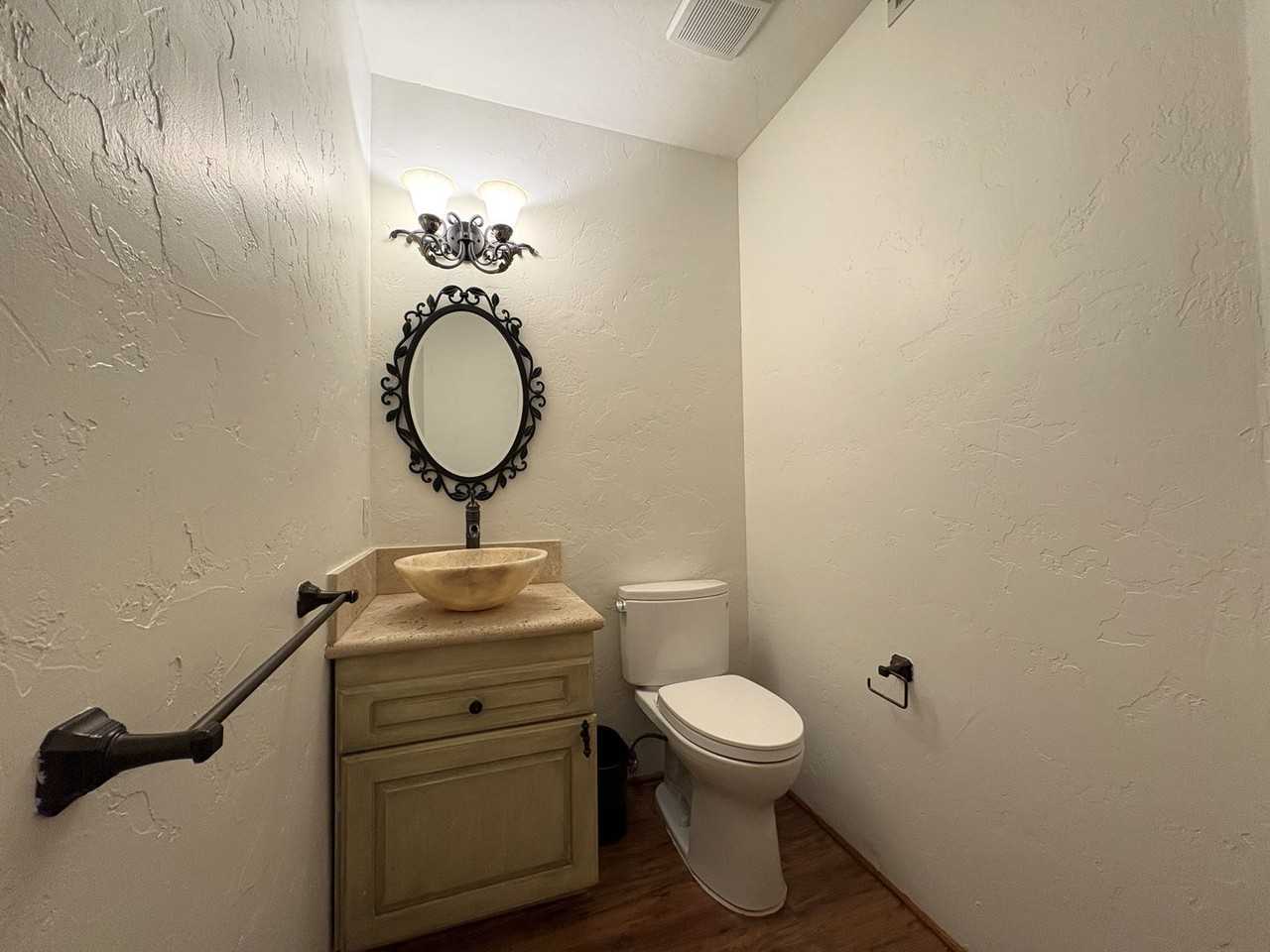 712 Elizabeth Ln - Photo 7 of 38