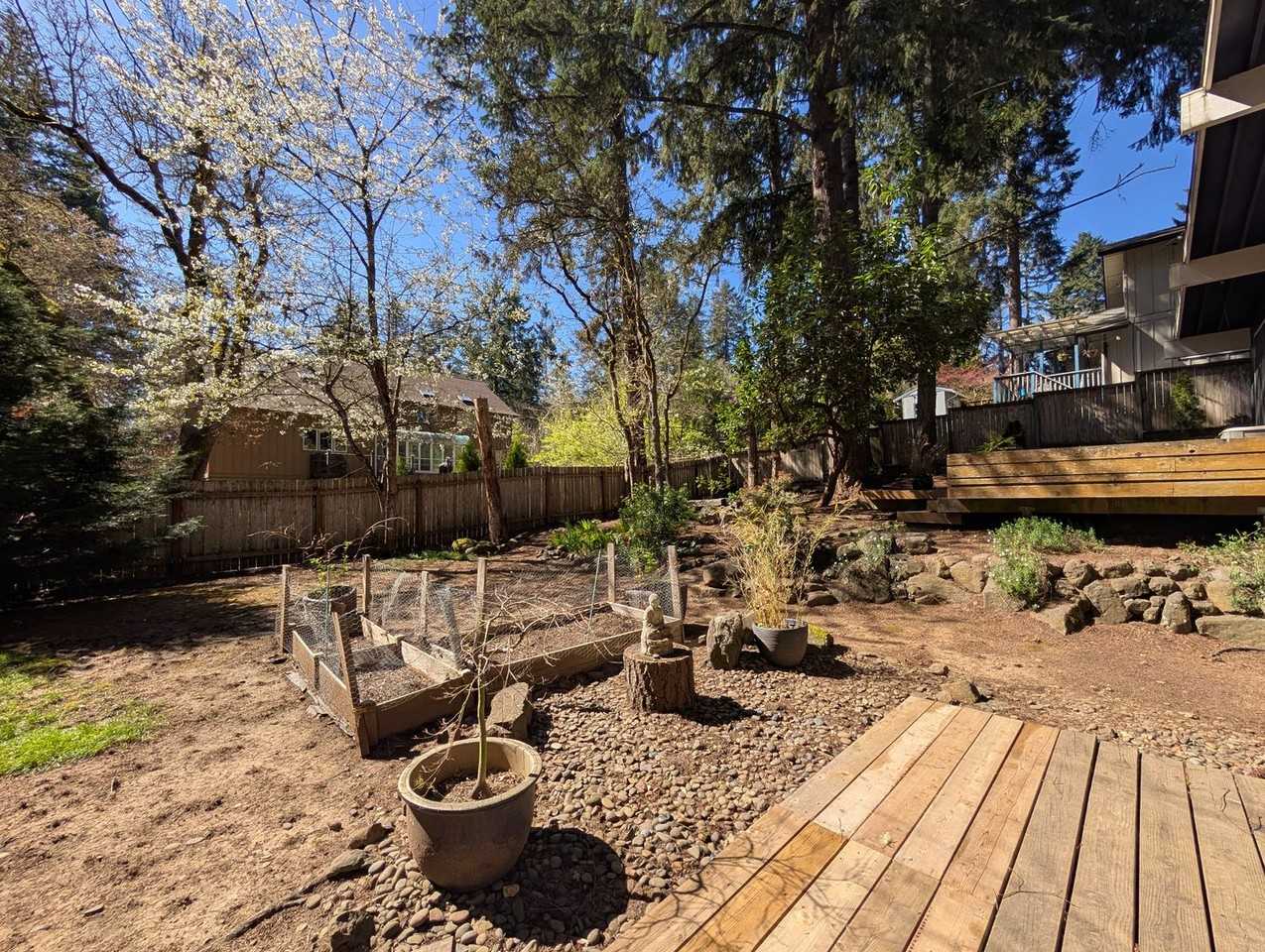 780 Sprague St - Photo 3 of 29