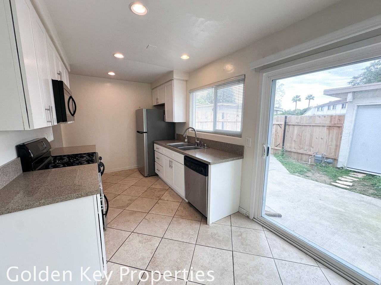 3657 Harbor View Way - Photo 7 of 20