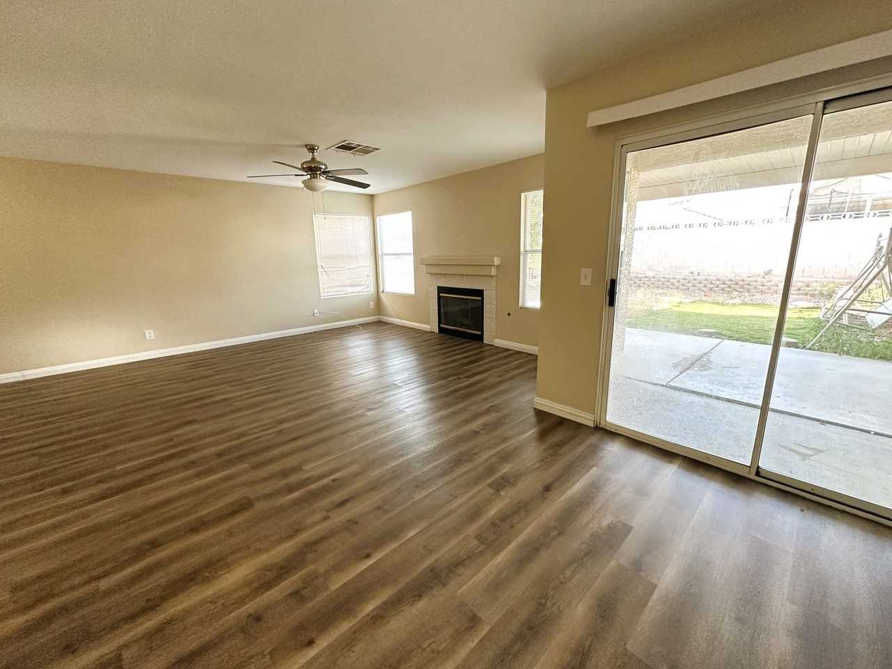 6396 Rosemount Ave - Photo 5 of 13