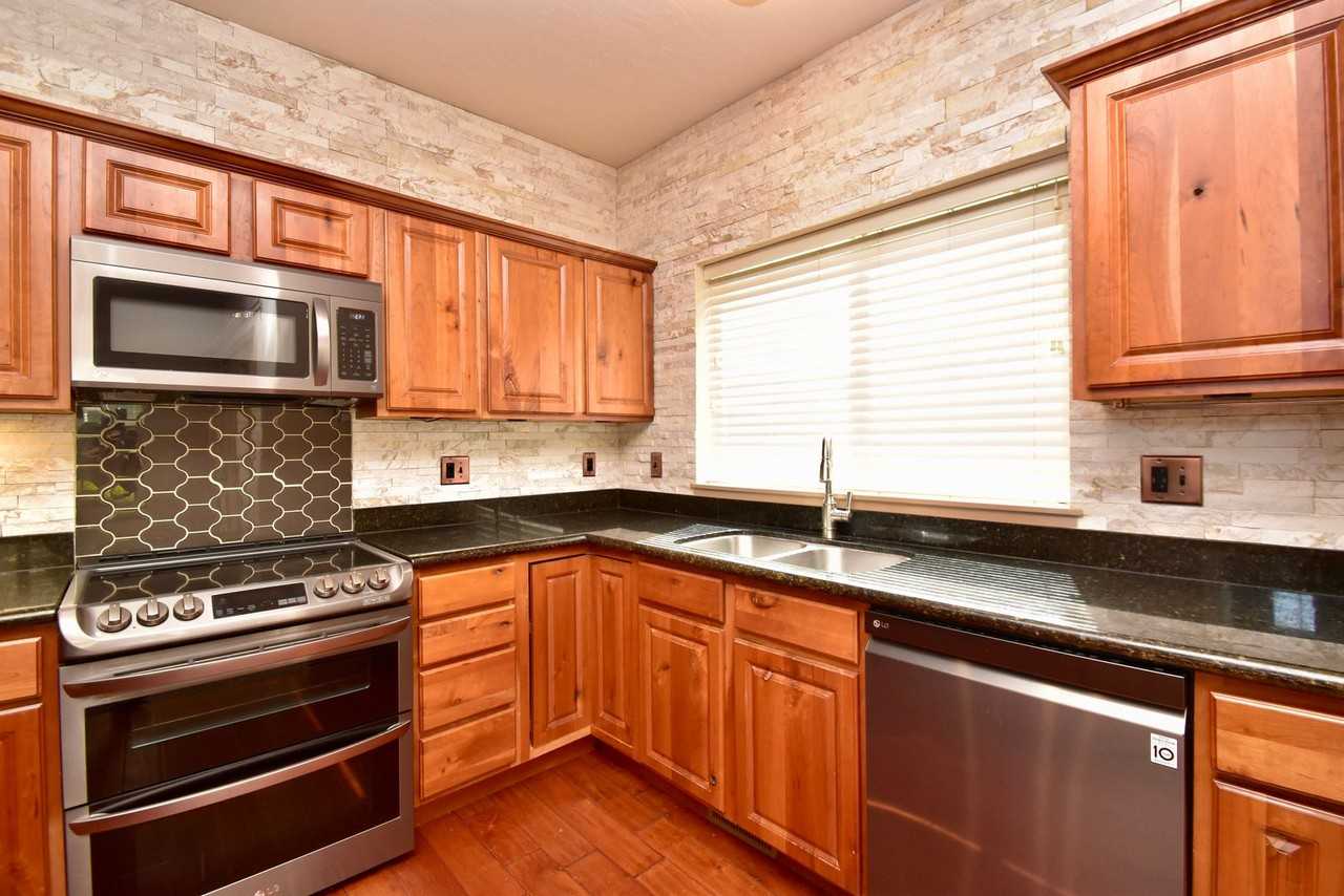 5079 W Fortrose Dr - Photo 7 of 24