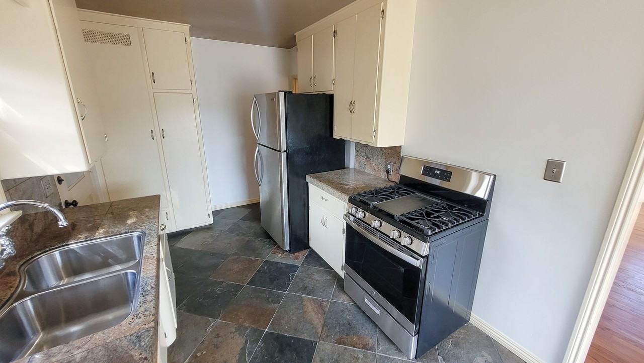 104 E Harding Ave - Photo 7 of 10