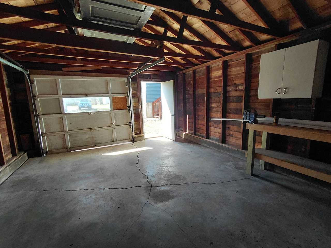 114 S Elm St - Photo 3 of 20