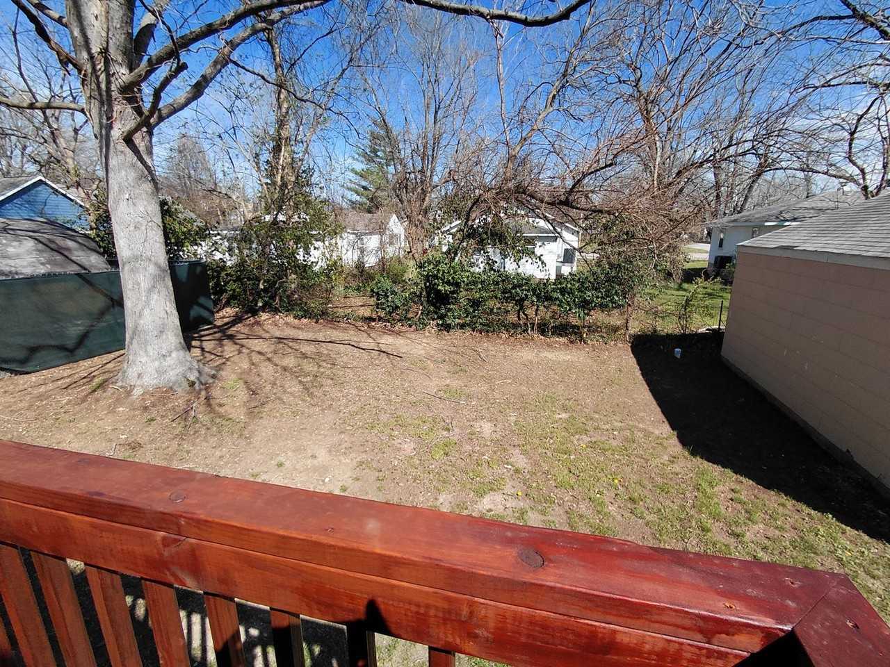 114 S Elm St - Photo 5 of 20