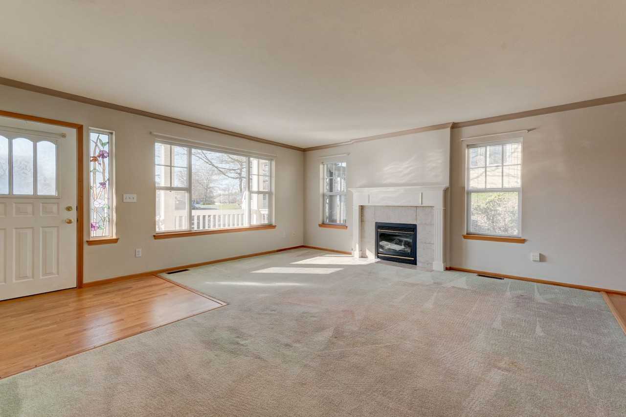 970 Sw Upland Ct - Photo 3 of 23