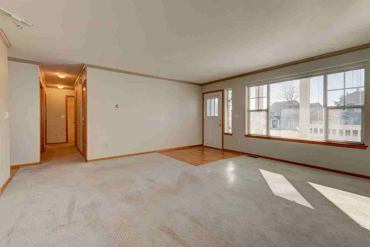 970 Sw Upland Ct - Photo 4 of 23