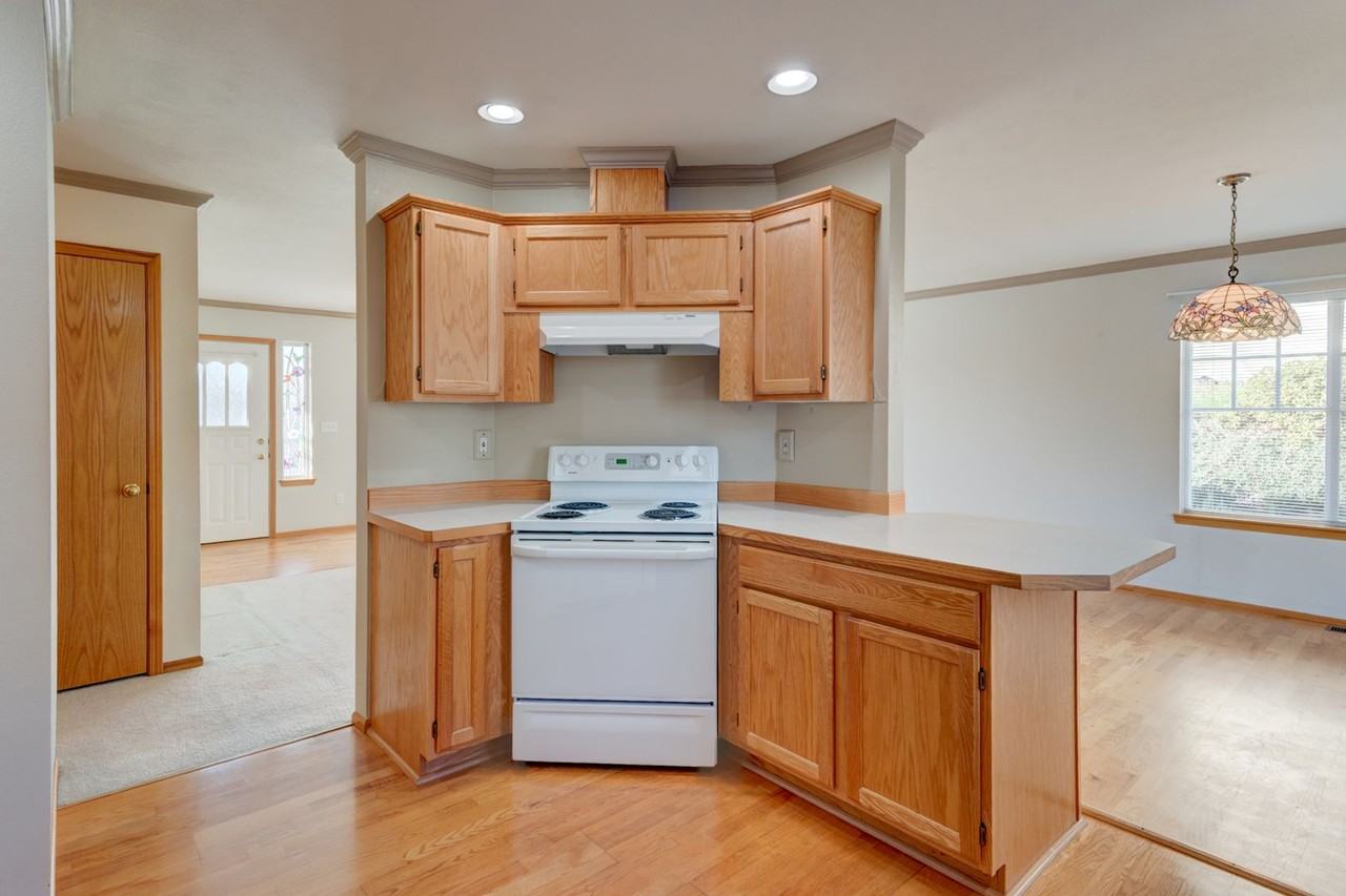 970 Sw Upland Ct - Photo 7 of 23