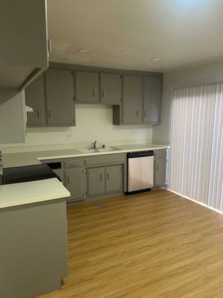 1200 McDonald Way - Photo 6 of 32