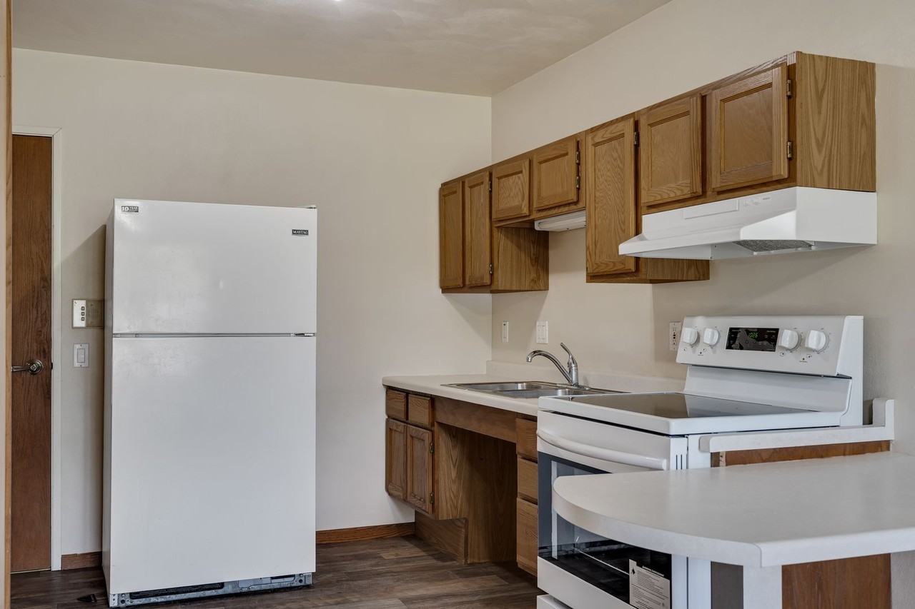 121 N Steiner Ter - Photo 2 of 9