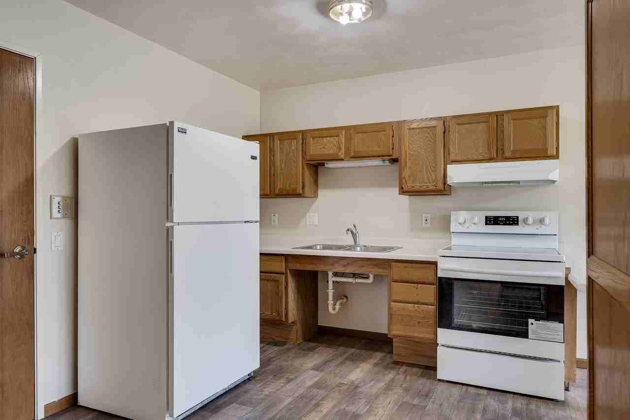 121 N Steiner Ter - Photo 3 of 9