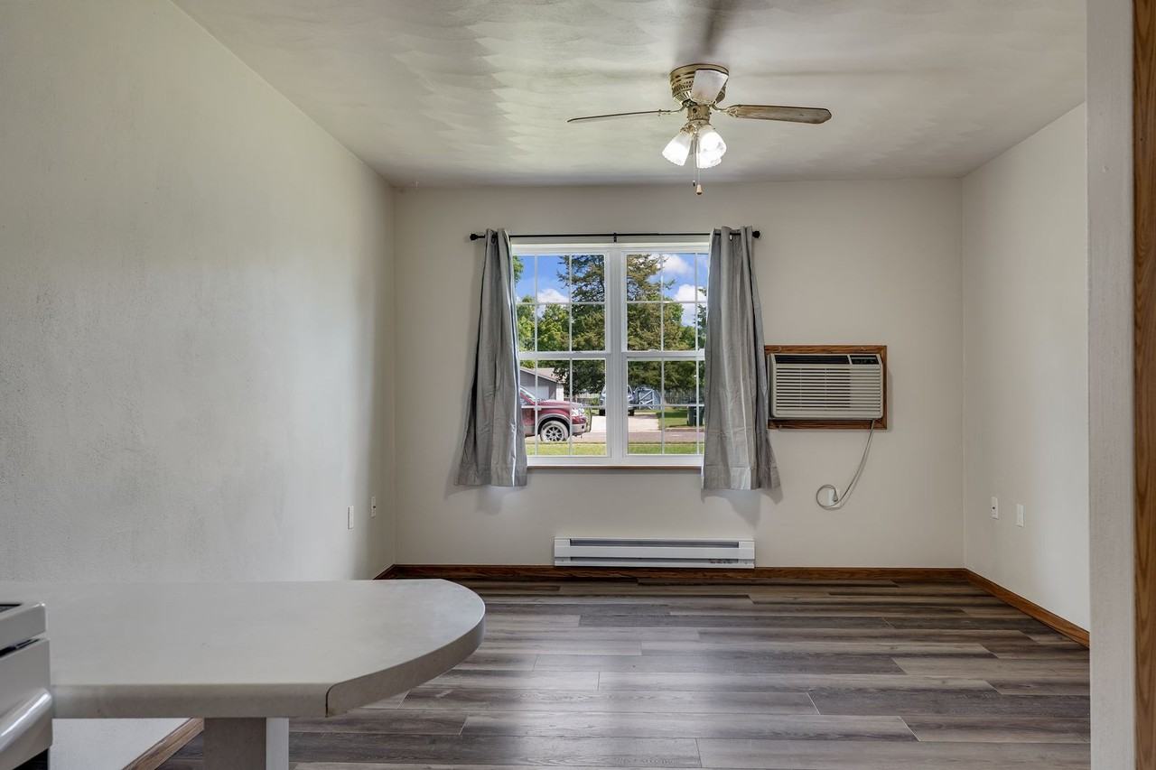 121 N Steiner Ter - Photo 5 of 9