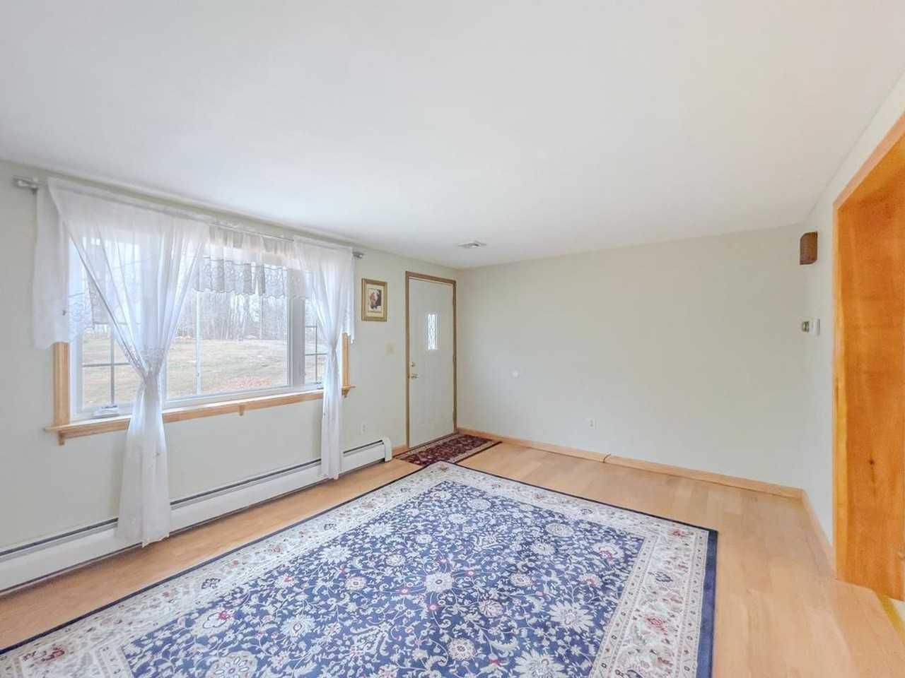 91 Lynch Rd - Photo 7 of 43