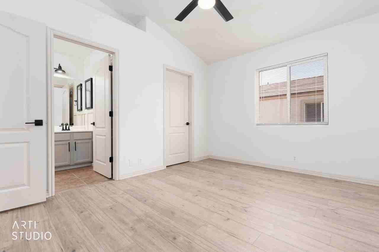 994 N Alamo Ave - Photo 2 of 17