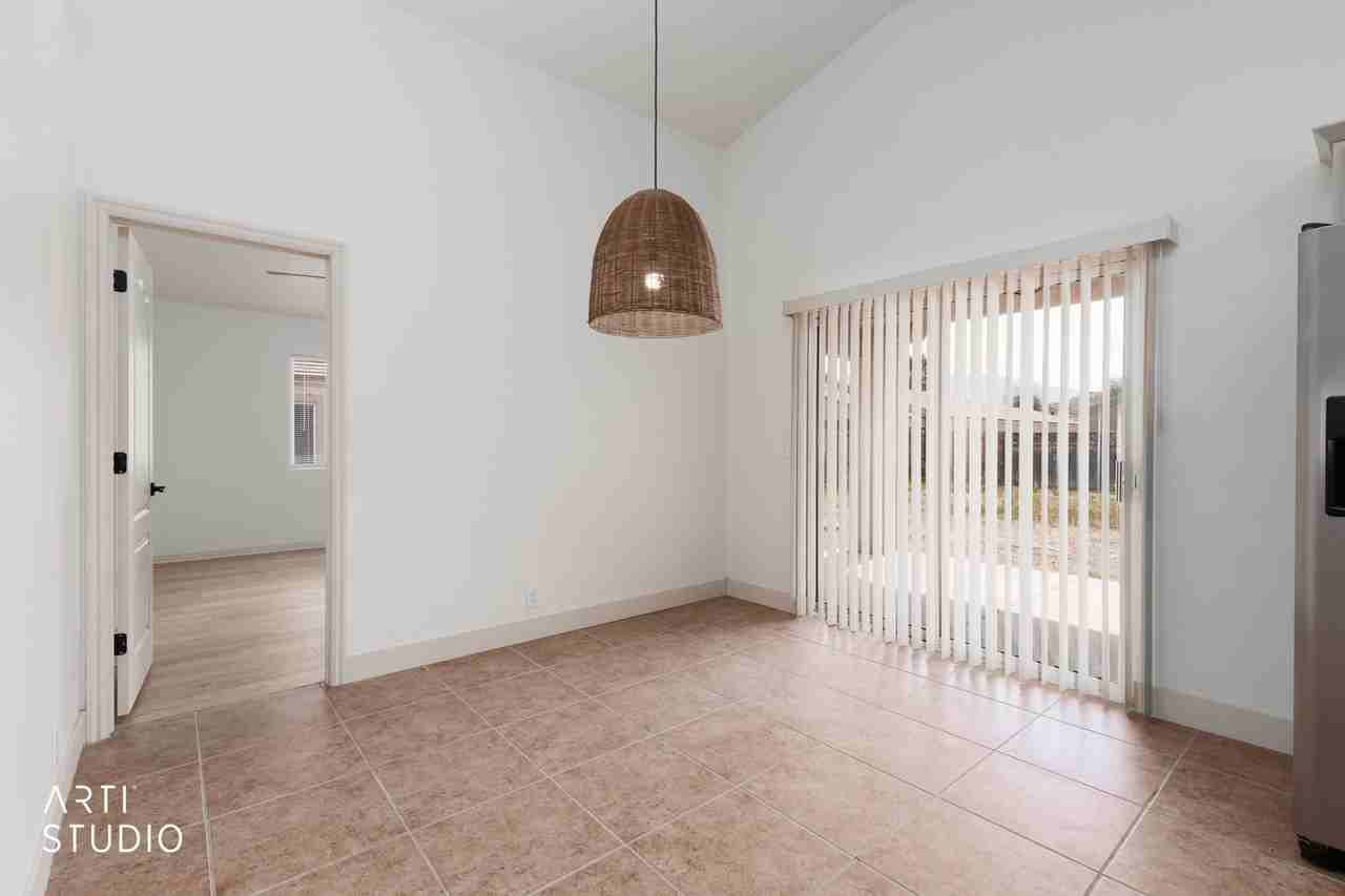 994 N Alamo Ave - Photo 3 of 17