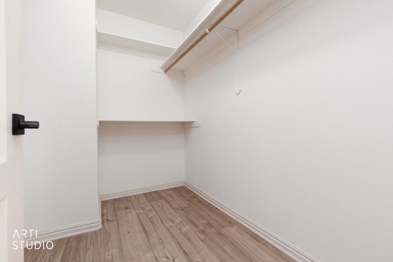 994 N Alamo Ave - Photo 5 of 17