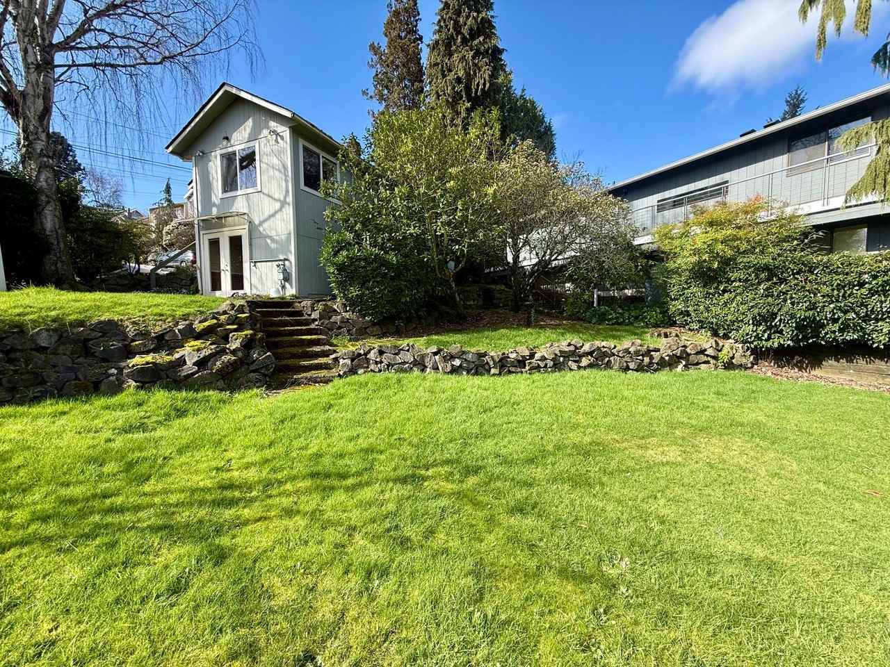 909 W Emerson St - Photo 2 of 32