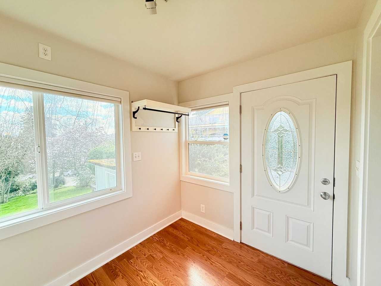 909 W Emerson St - Photo 6 of 32