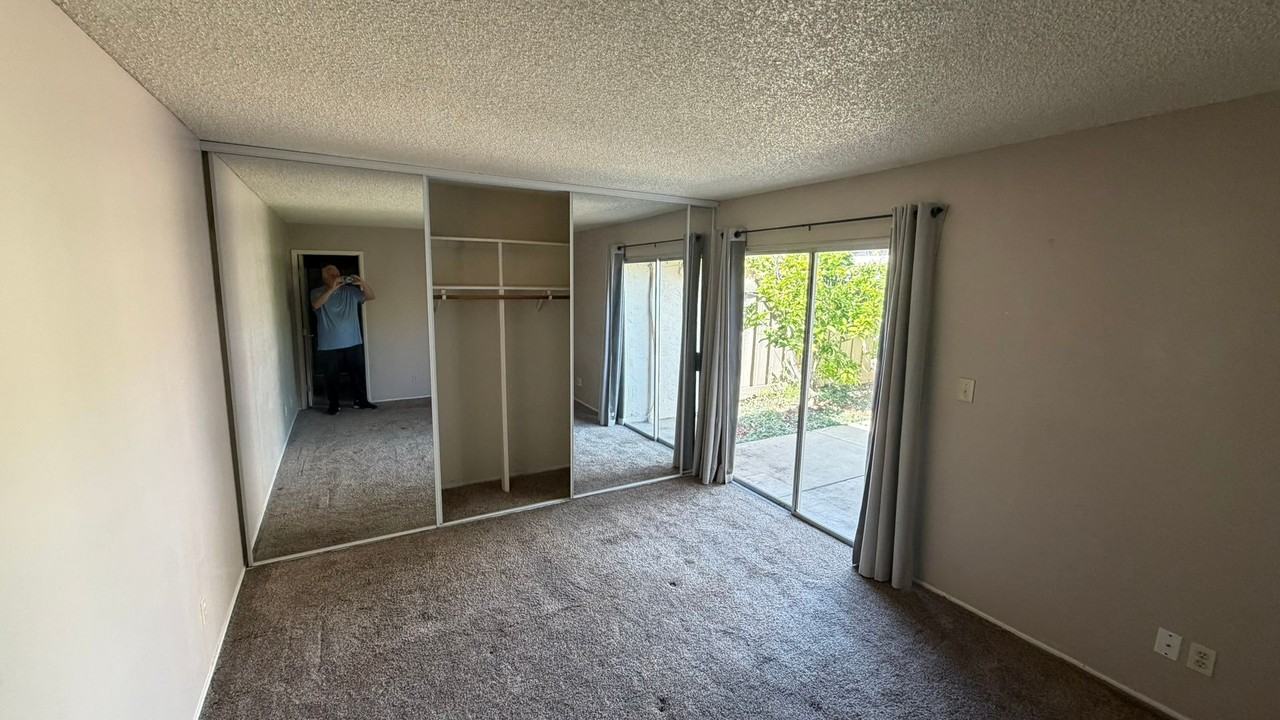 37 Mt Wilson Way - Photo 3 of 15