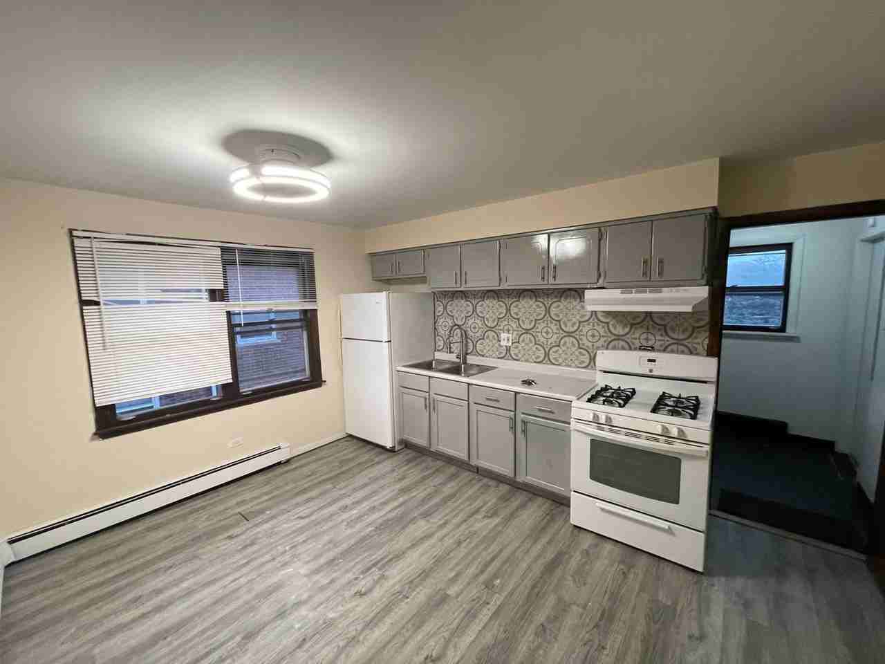 1912 State St - Photo 3 of 12