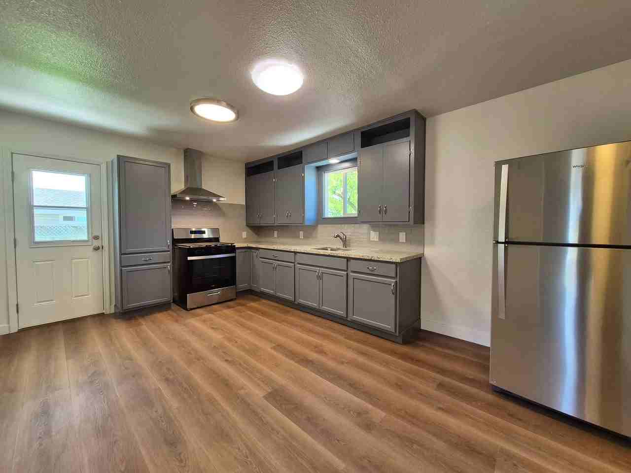 1393 Lance Dr - Photo 4 of 25