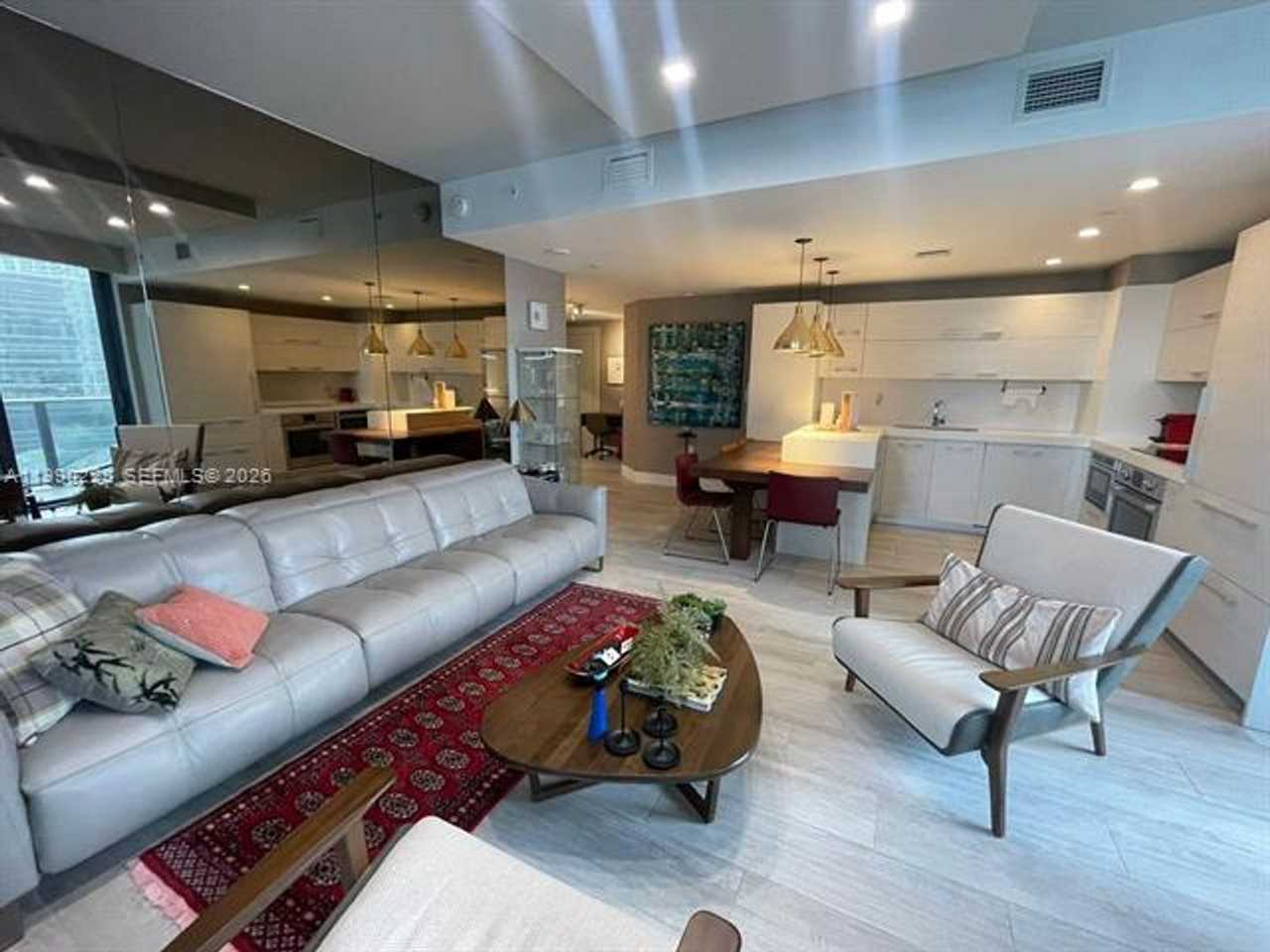 45 Sw 9th St #1401 - Photo 3 of 23