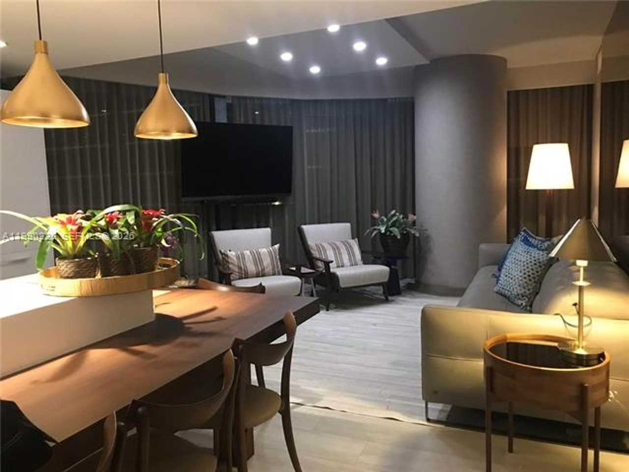 45 Sw 9th St #1401 - Photo 4 of 23