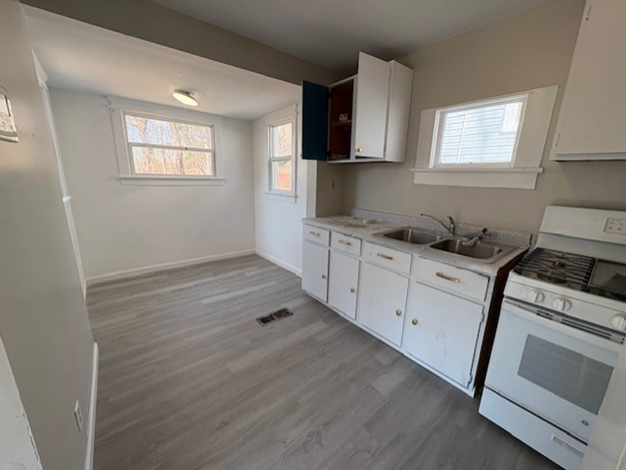 624 Garfield St - Photo 5 of 9