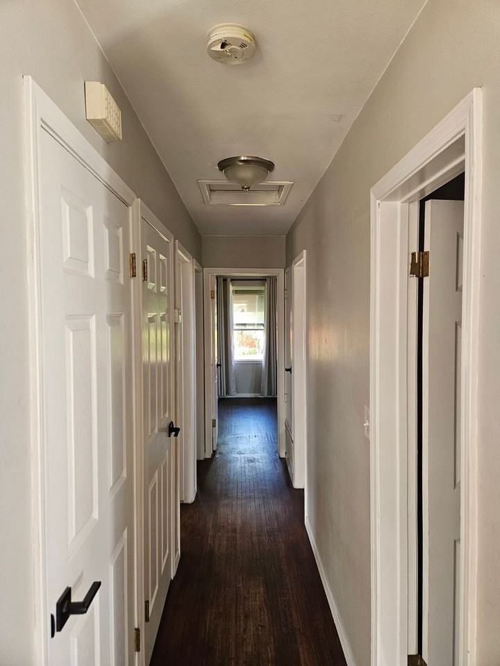 914 16th St - Photo 3 of 16