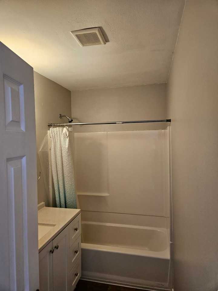 914 16th St - Photo 4 of 16