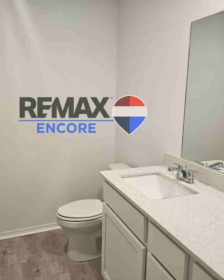 90 Maddison Rachael - Photo 7 of 13