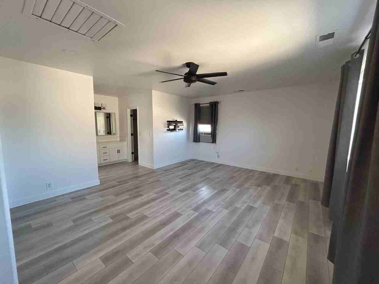 1826 Bedford Dr - Photo 6 of 22